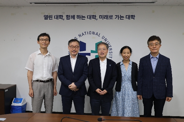 [교무처]한경국립대, 정년퇴임 교원 7명에 감사의 뜻 전해 대표이미지